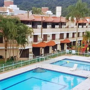 https://lindo-triplex-piscina-quadra-de-tnis.santa-catarina-brasil.com